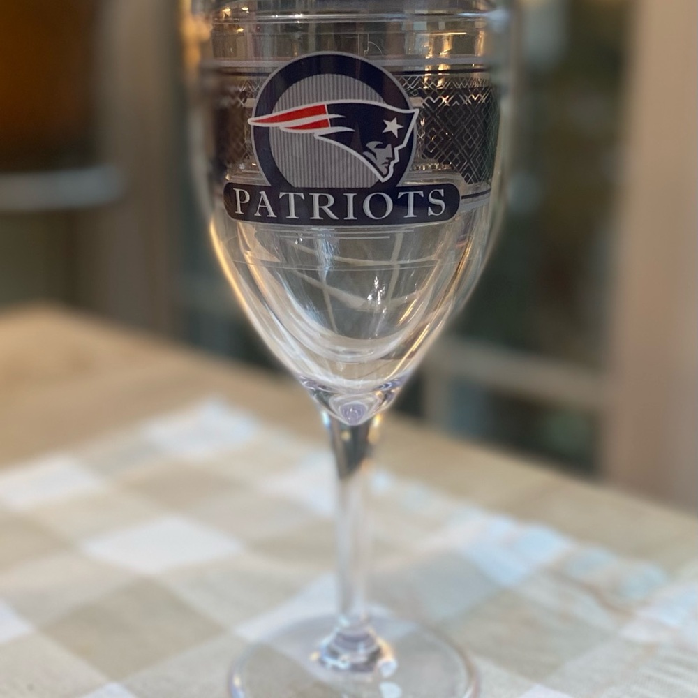 Tervis Tumbler New England Patriots 9 oz. Wine Glass with Lid EXCELLENT Cond.